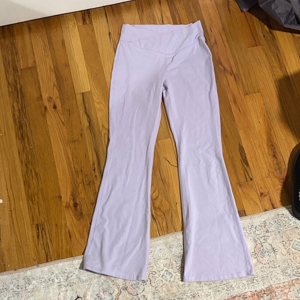 💜 Old Navy Active High-Rise Flare Pants in Lavender 💜